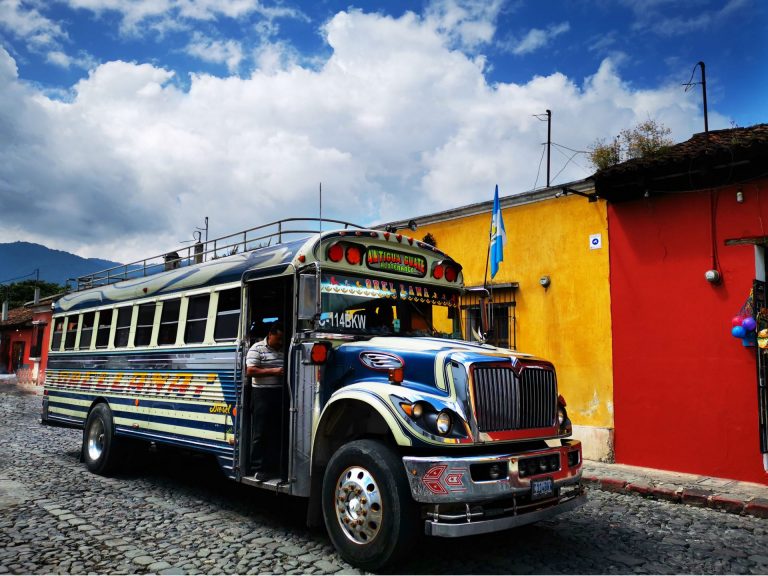 come andare da antigua a citta del guatemala chicken bus